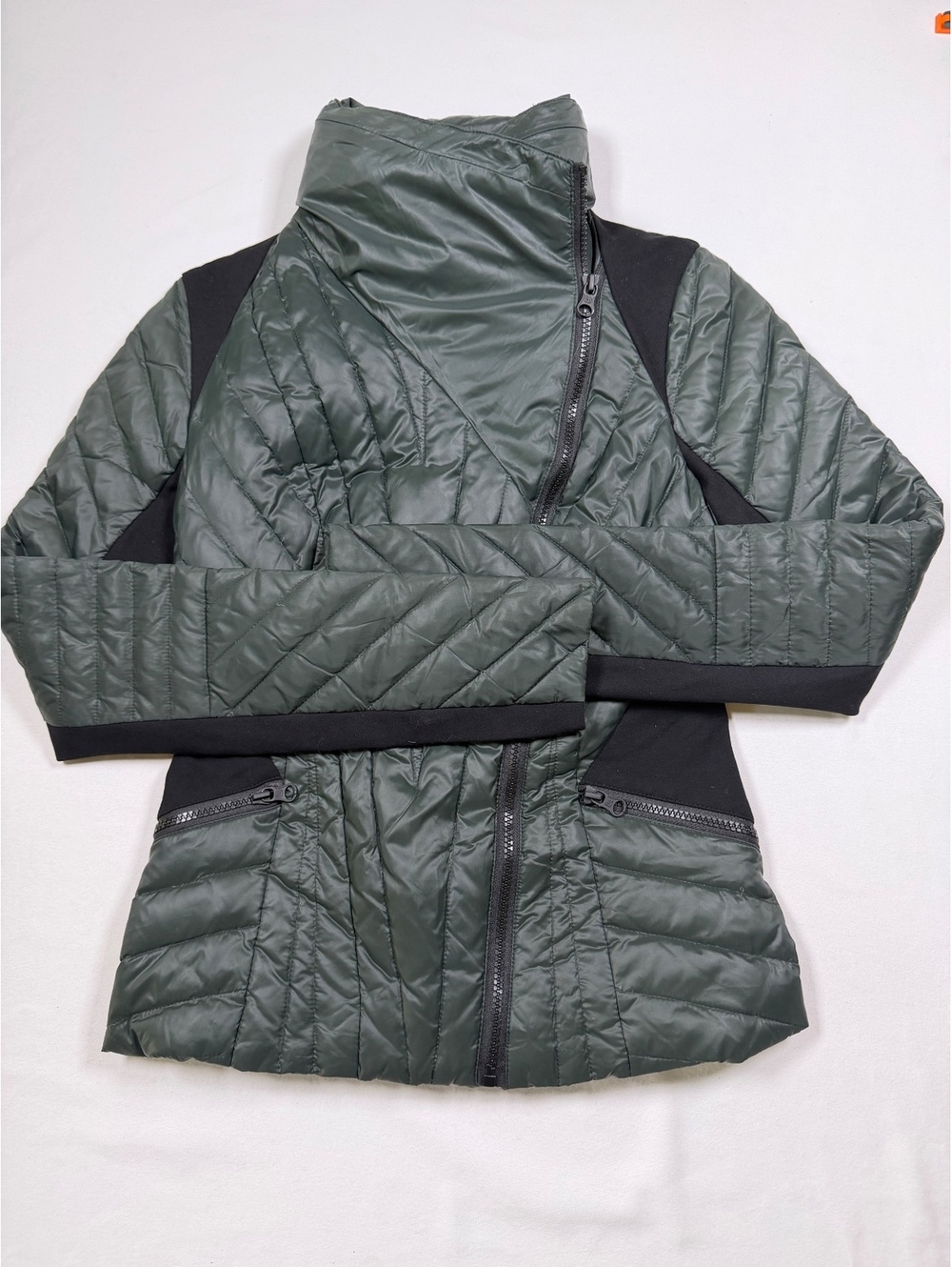 Blanc Noir Women’s Small Green 80% Down Puffer Jacket Asymmetrical Zip Quilted